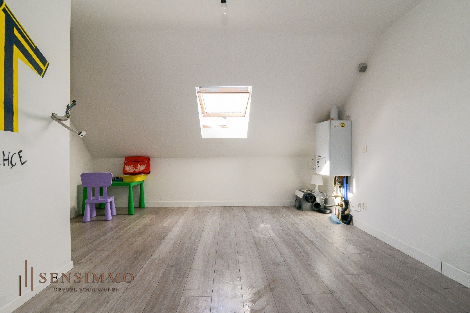 Mooie afgewerkt triplex met 3 slaapkamers, terras en parking foto 15