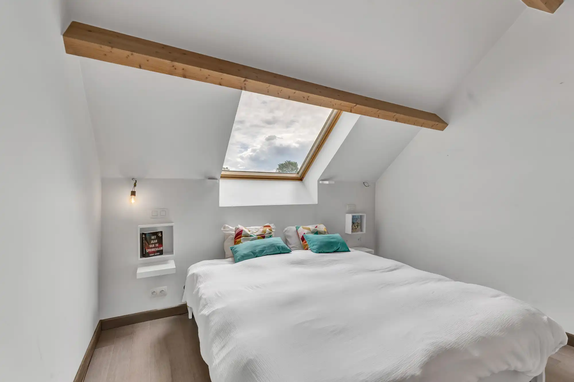 Ruime en volledig gerenoveerde veelzijdige woning op 19a68ca foto 21