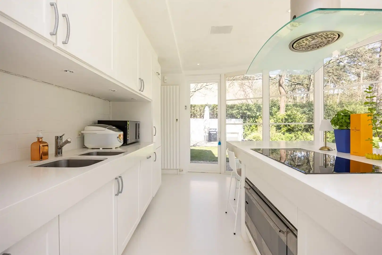 Exclusieve architectenvilla met zwembad in de prestigieuze Bellemondwijk foto 7
