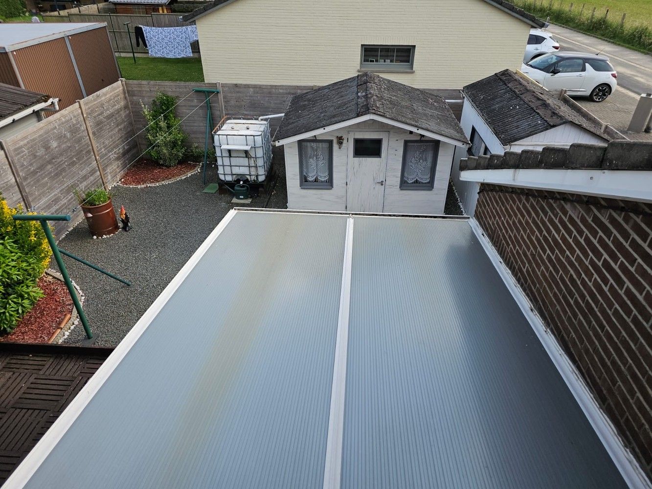 Halfopen bebouwing met garage in rustige omgeving foto 11
