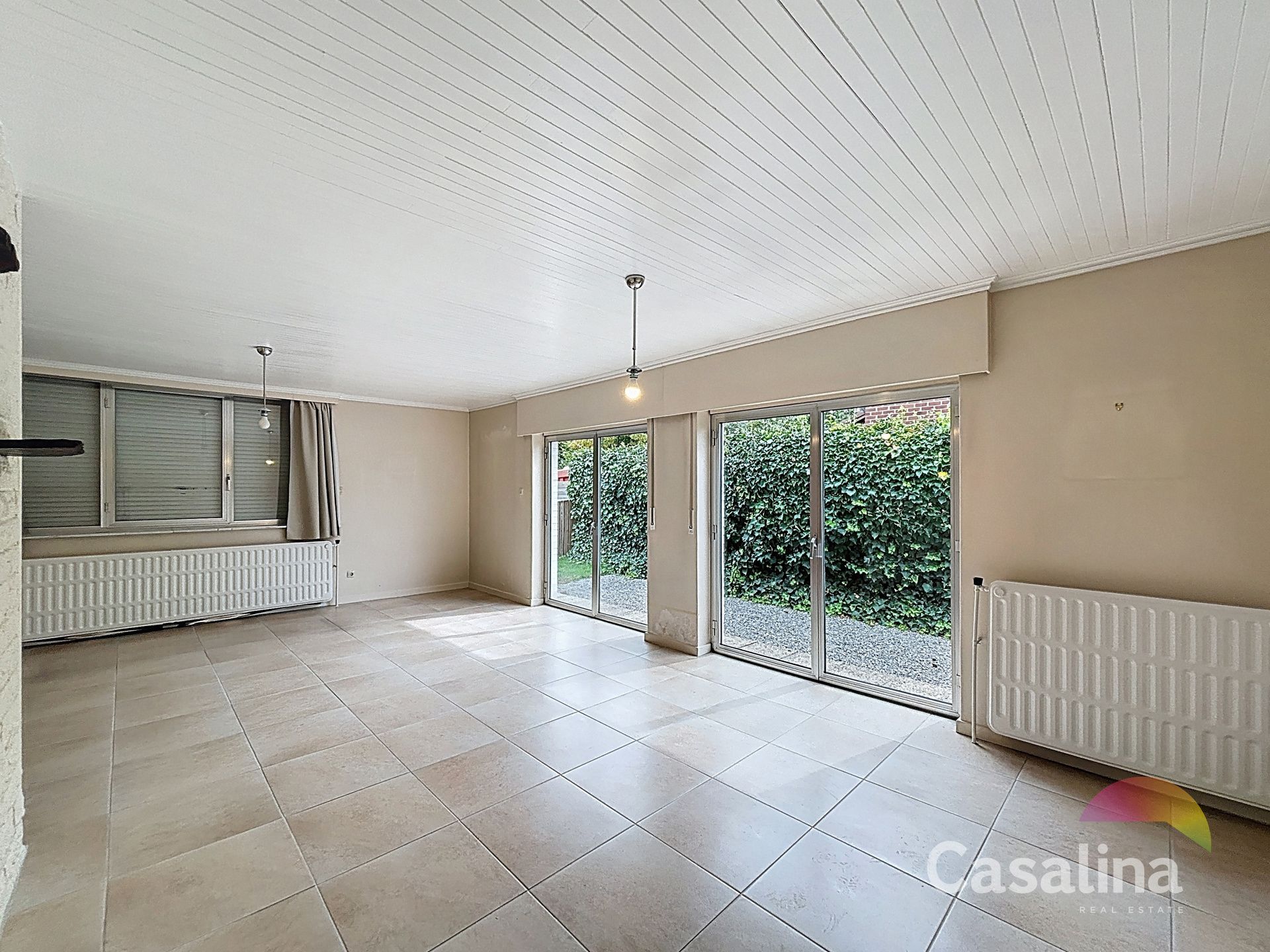 Ruime bungalow van 205 m² in een rustige, groene wijk foto 5