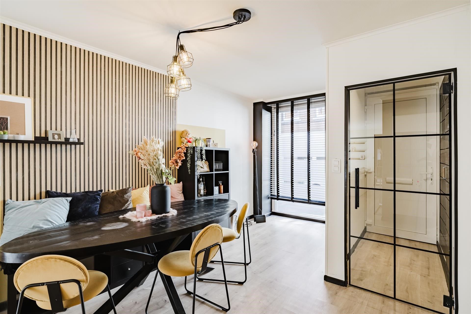 Prachtige gerenoveerde woning met 3 slks op topligging foto 3