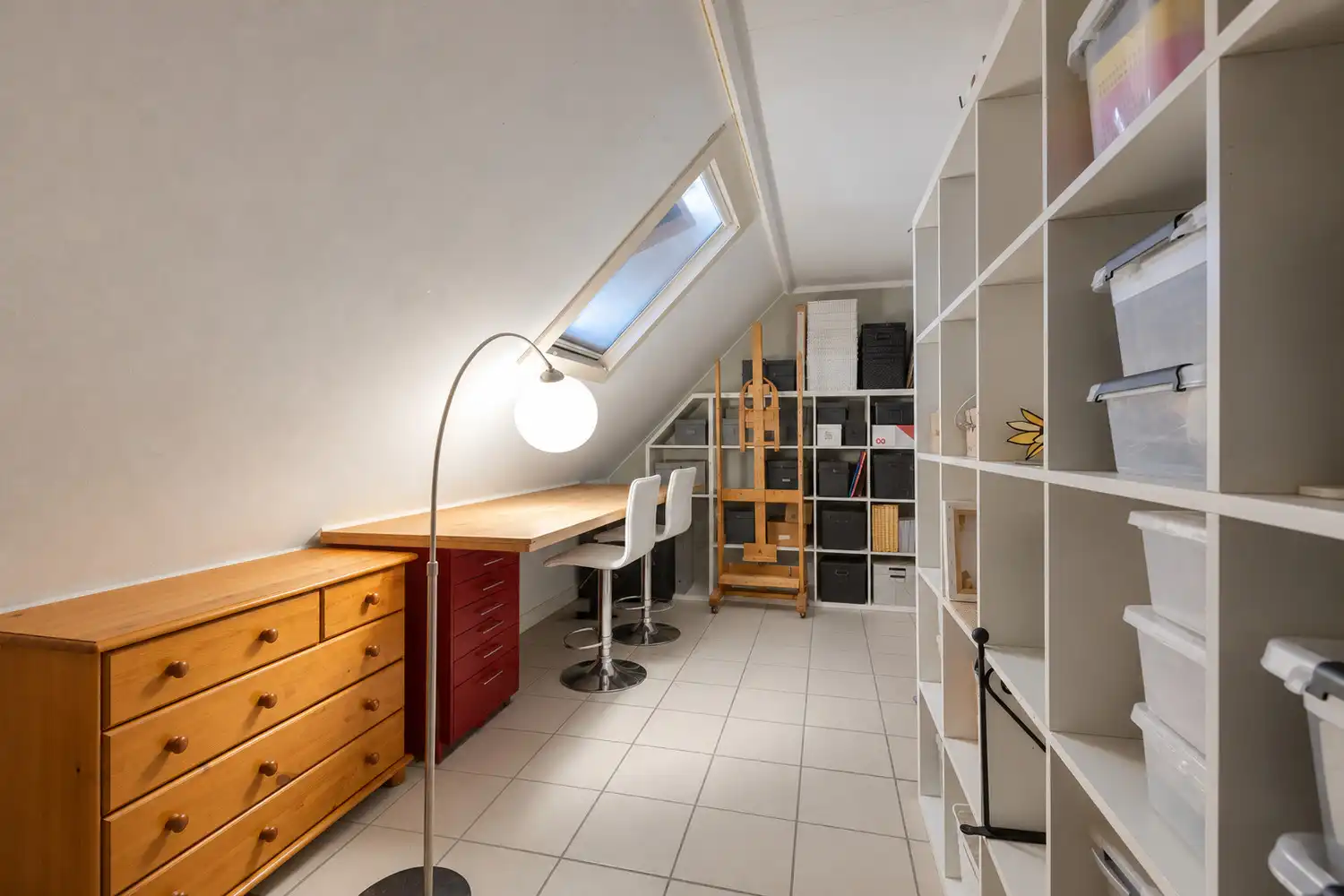 ZEER RUIM APPARTEMENT MET STUDIO EN 2 AUTOSTAANPLAATSEN TE DIEST! foto 24