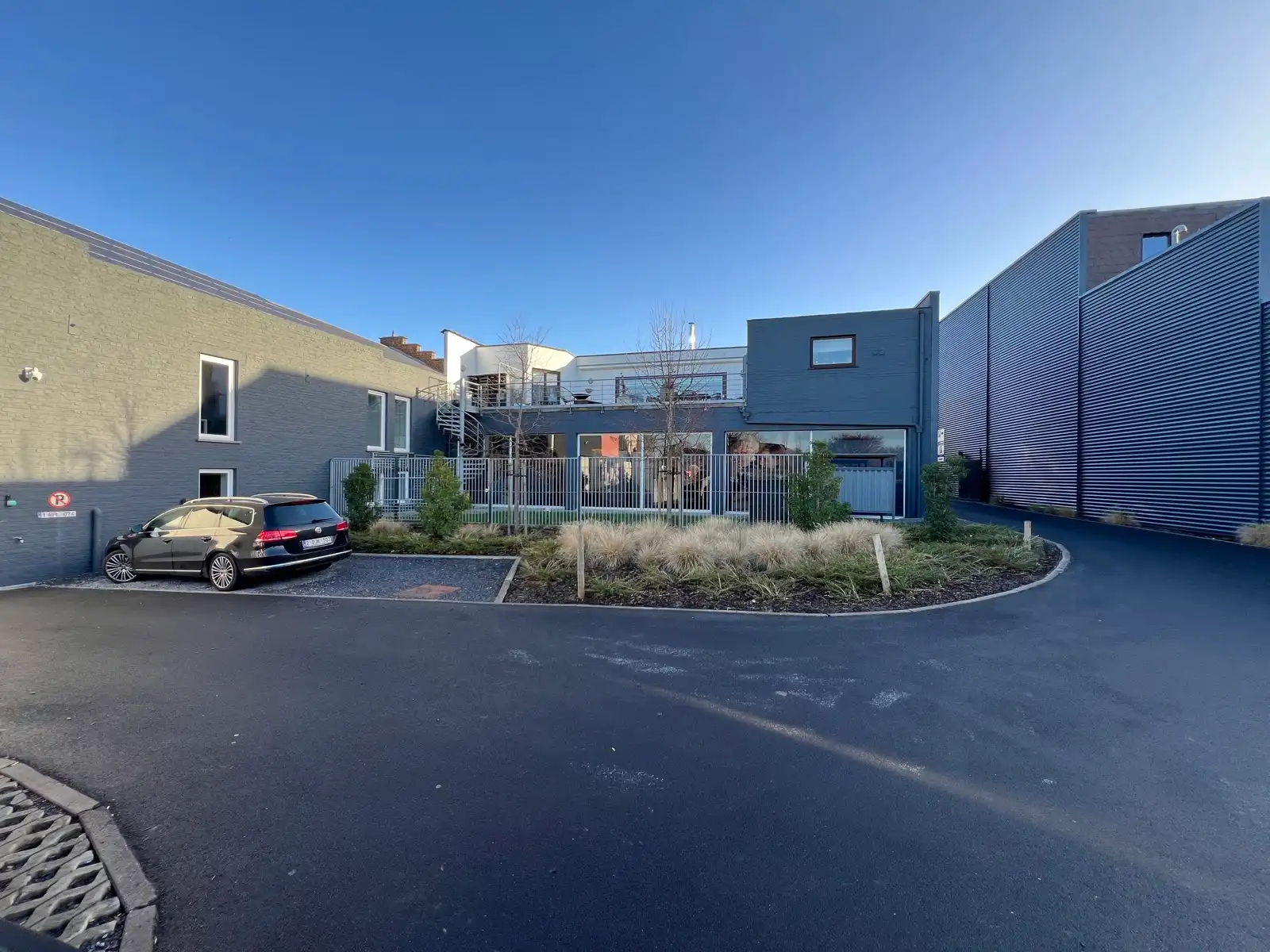 Opslagloods met kantoorfunctie. foto 5