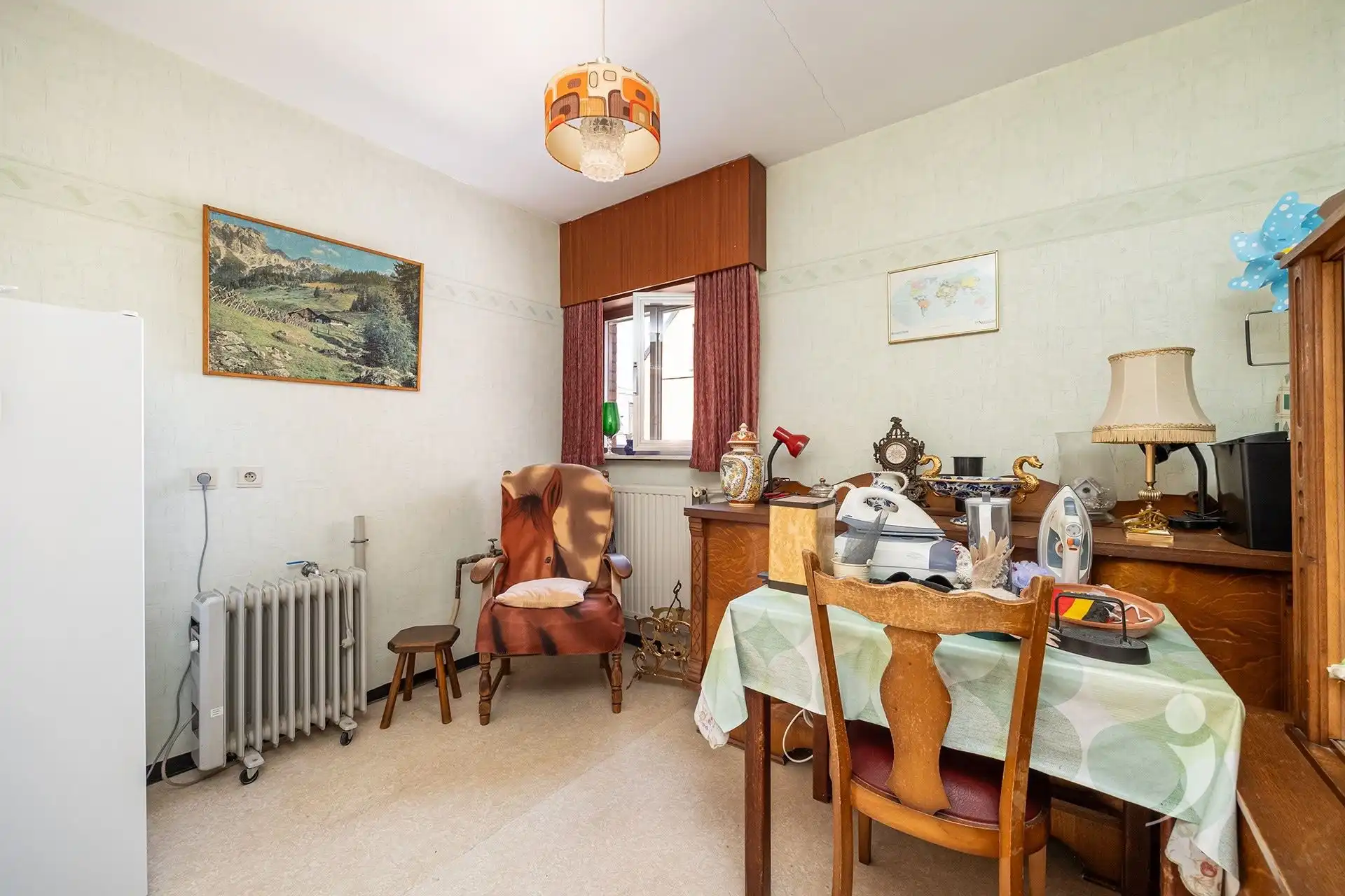 Te renoveren alleenstaande woning met zuidgerichte tuin en weids uitzicht foto 12