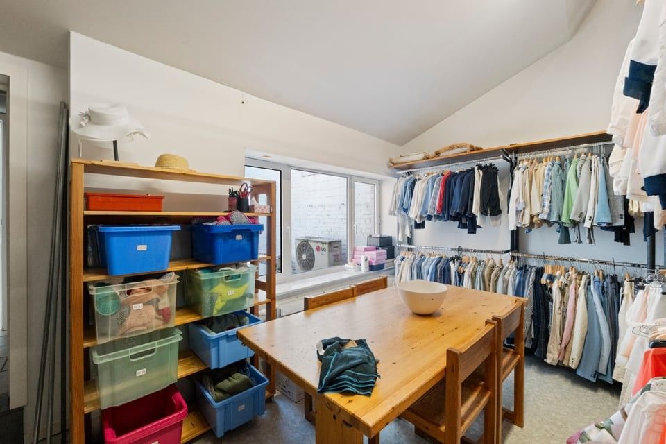 KNAP HANDELSPAND TE HUUR IN HET CENTRUM VAN SINT-TRUIDEN foto 18