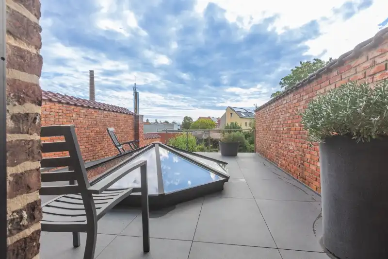 Unieke, instapklare  burgerwoning met 3 slaapkamers, aparte duplex- studio (co- housing, student...), Italiaanse tuin...(Energielabel B,  zonnepanelen...) foto 15