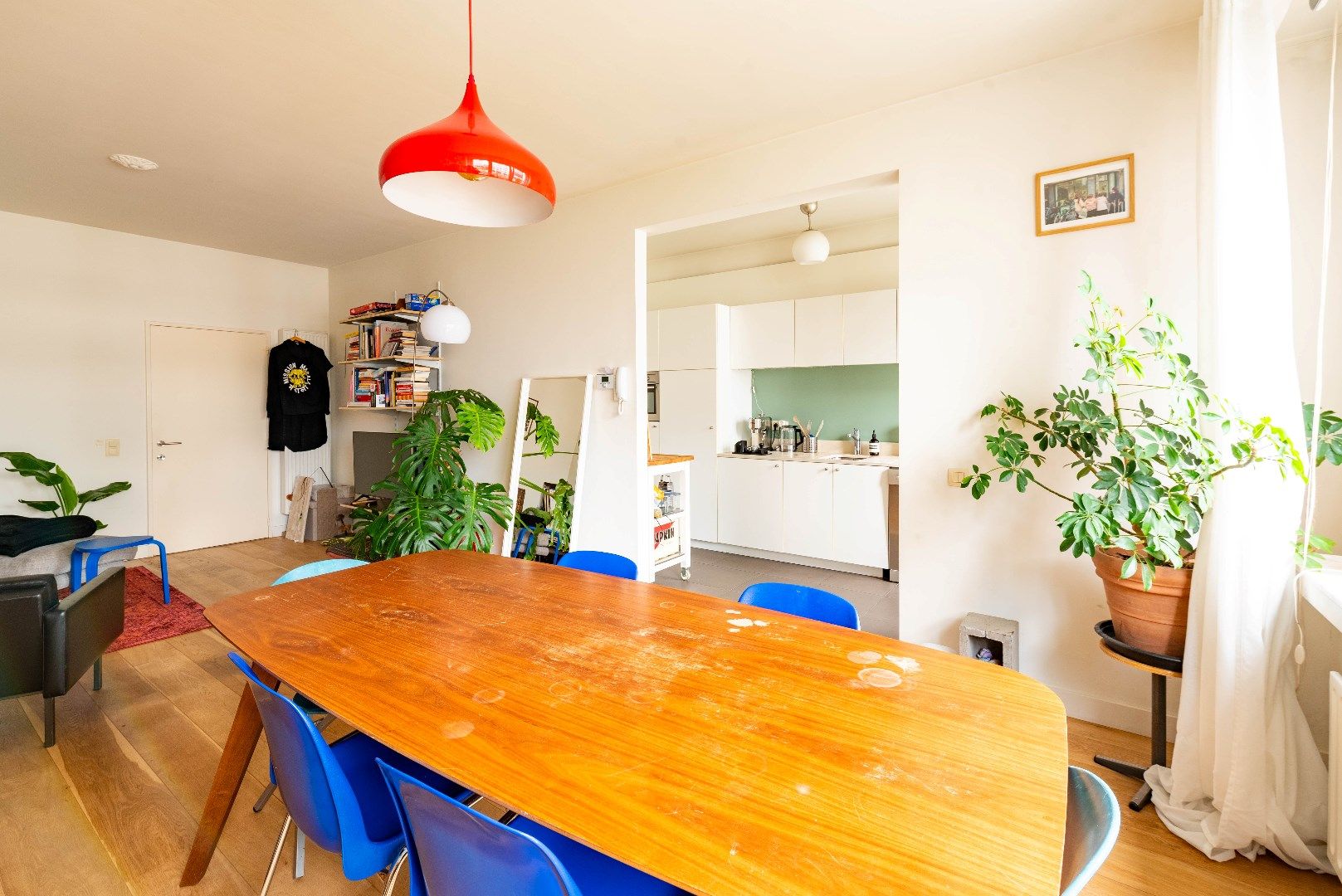 Ruim en licht 2-slaapkamerappartement op toplocatie in Antwerpen foto 5