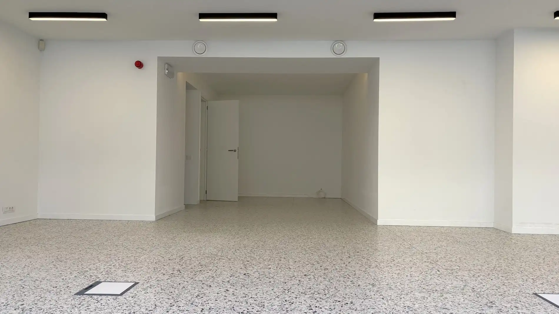 Burelen te huur in New Westral Business Center te Nazareth foto 9