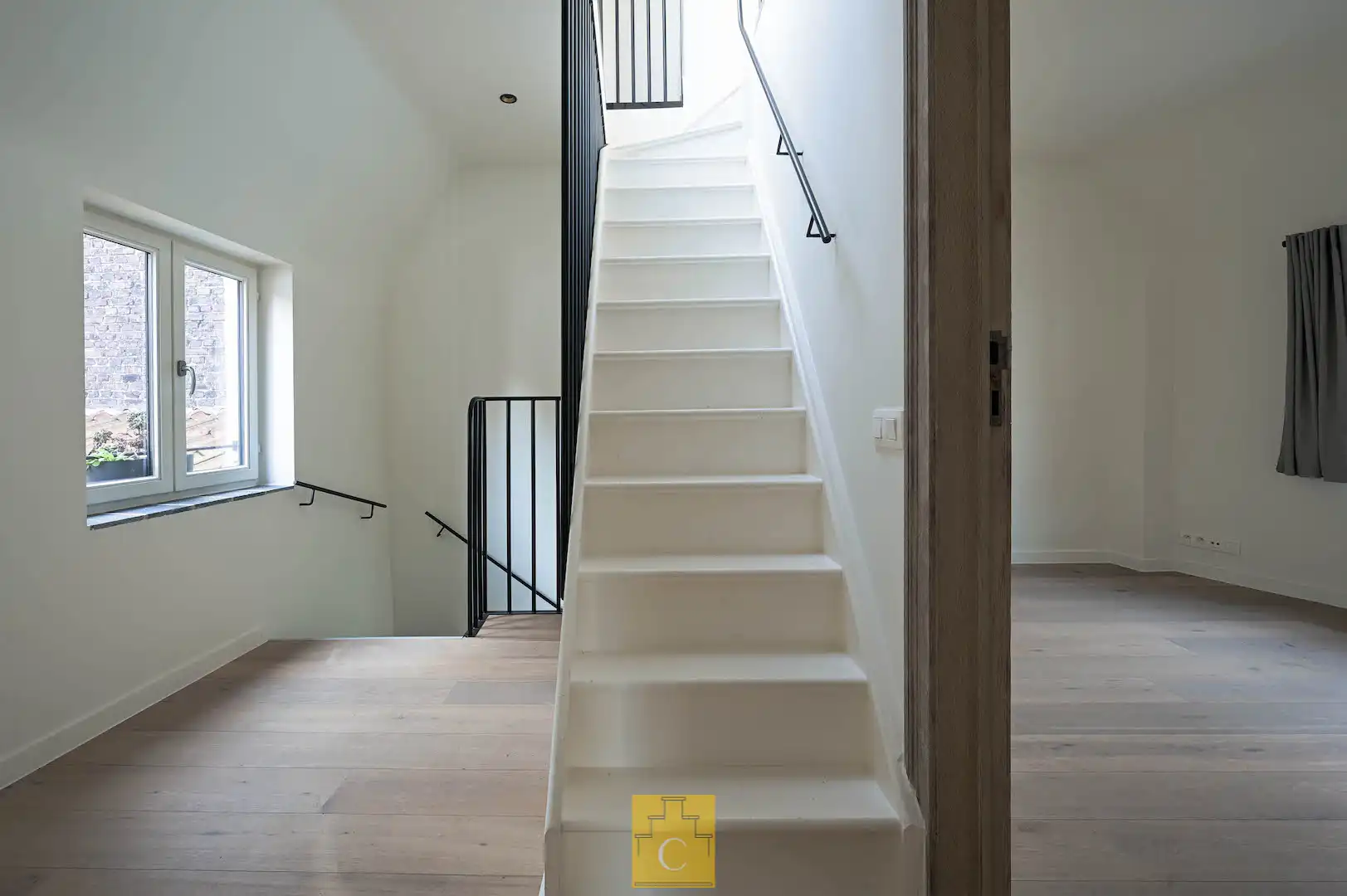 Breedhuis met historische cachet, karaktergevel, patio en fietsenpoortje foto 19