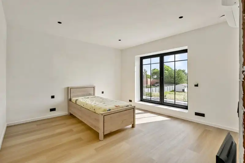 Volledig gerenoveerd landhuis gelegen op 34are foto 25