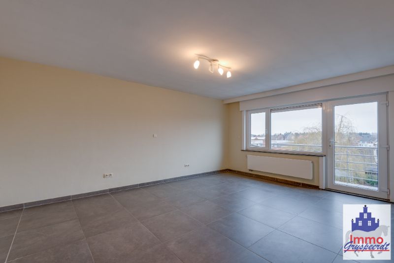 Roeselare nabij het stadspark :gezellig 2 slpk instapklaar appartement met terras foto 10