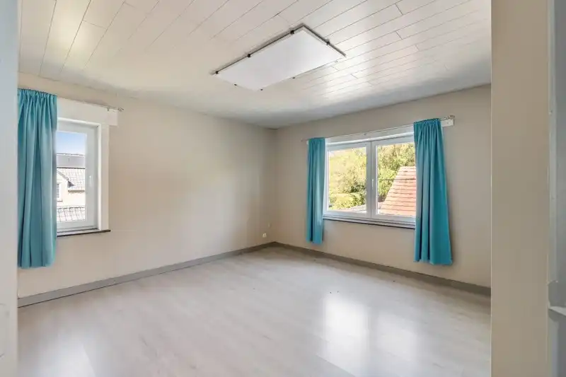 Rustig gelegen gezinswoning met aanpalend een groot bijgebouw op een perceel 9are foto 23
