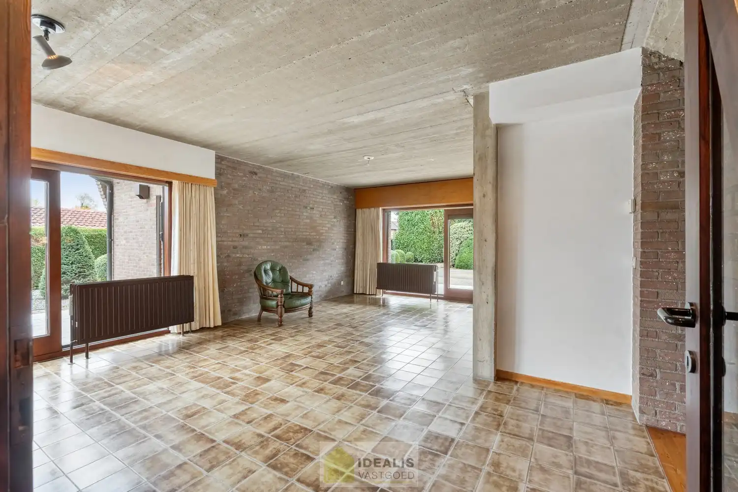 IDEALIS VASTGOED – VERZORGDE GEZINSWONING MET 2 SLAAPKAMERS (MOGELIJKHEID TOT MEER) OP AANGENAAM PERCEEL VAN 11A 28CA foto 8