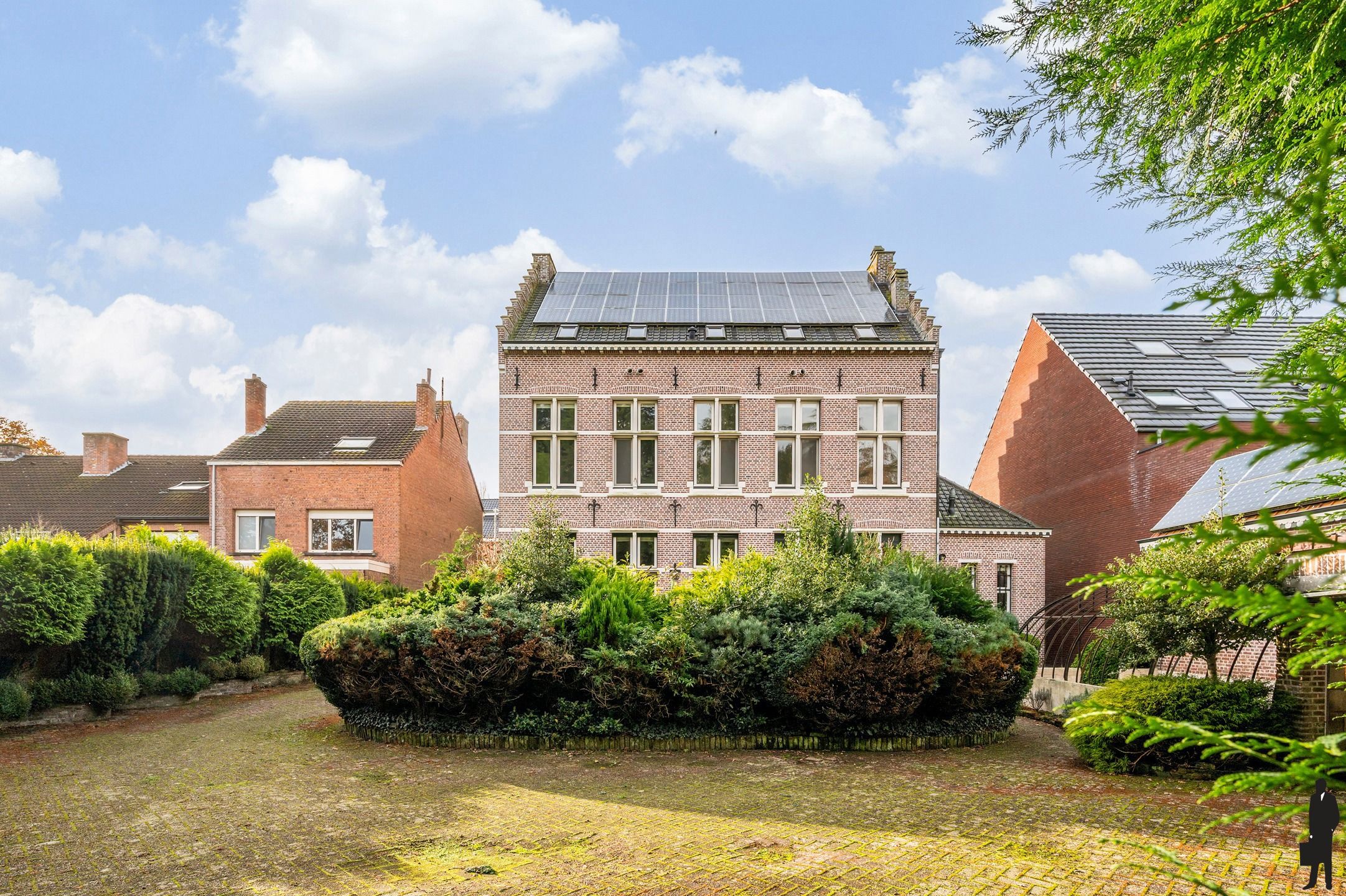 Historisch herenhuis pal in het centrum van Essen! foto 24