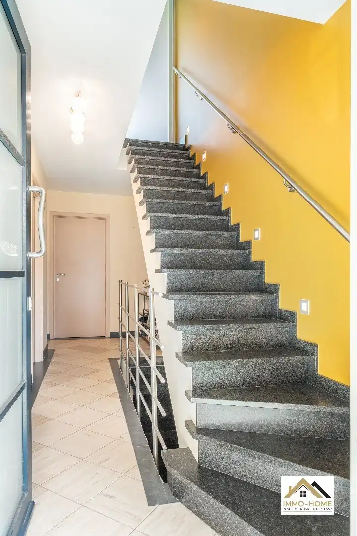 Ruime woning met prachtig uitzicht foto 13