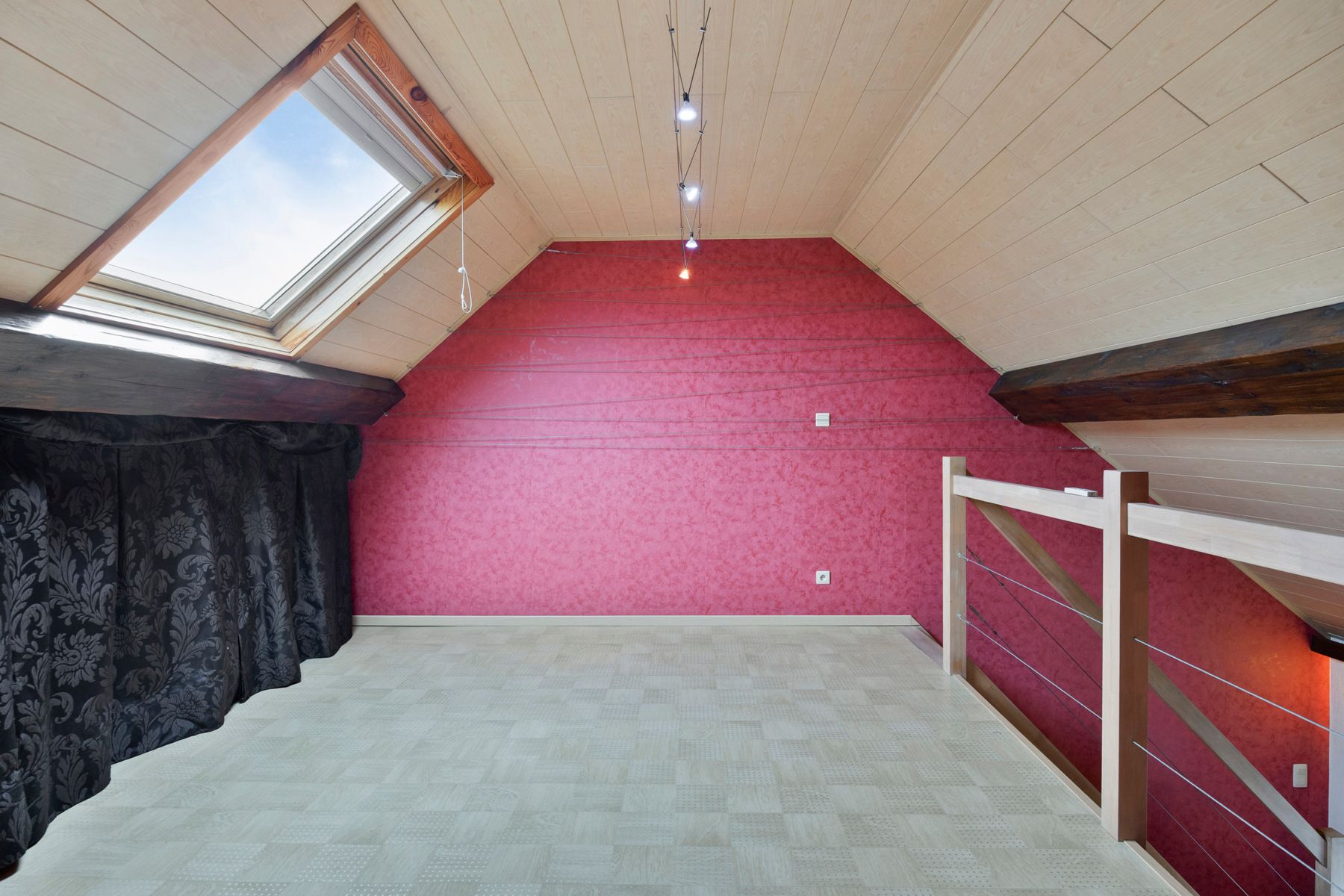 Zeer goed gelegen handelshuis + bovengelegen woonst en 2 kamers foto 17