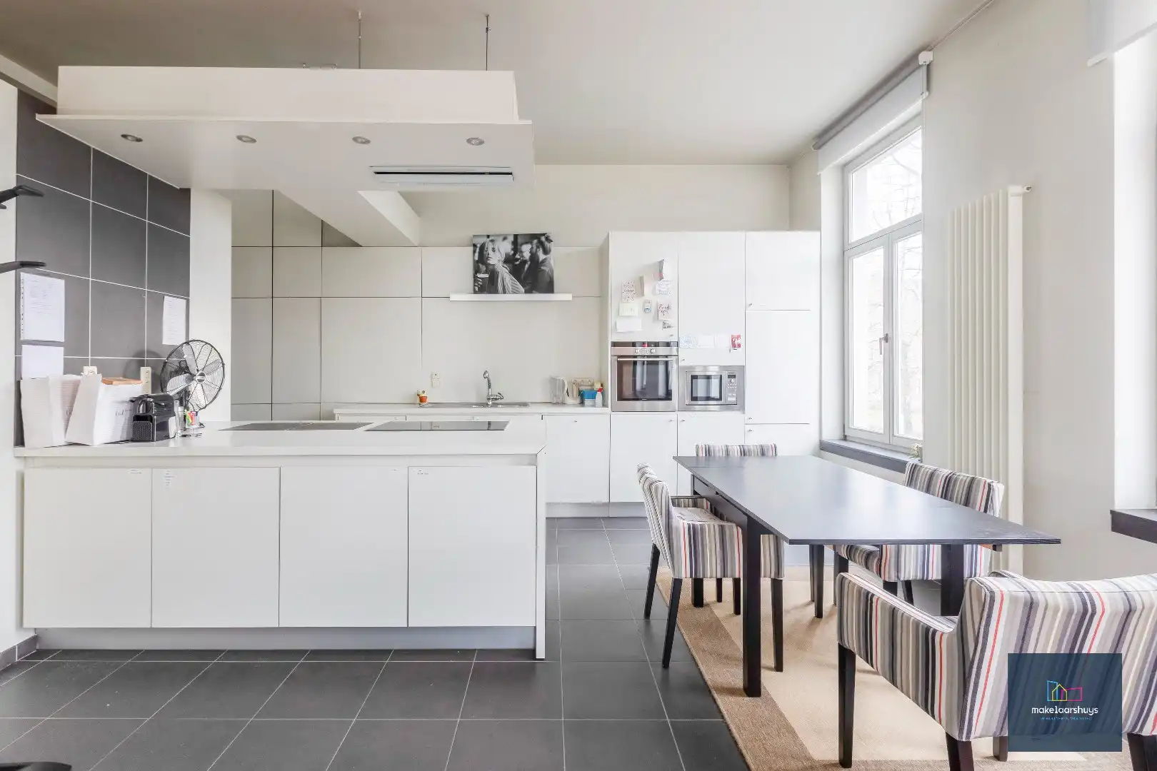 Luxueuze kantoorloft met inpandige staanplaats  en kelderberging  te Coupure Rechts.  foto 8