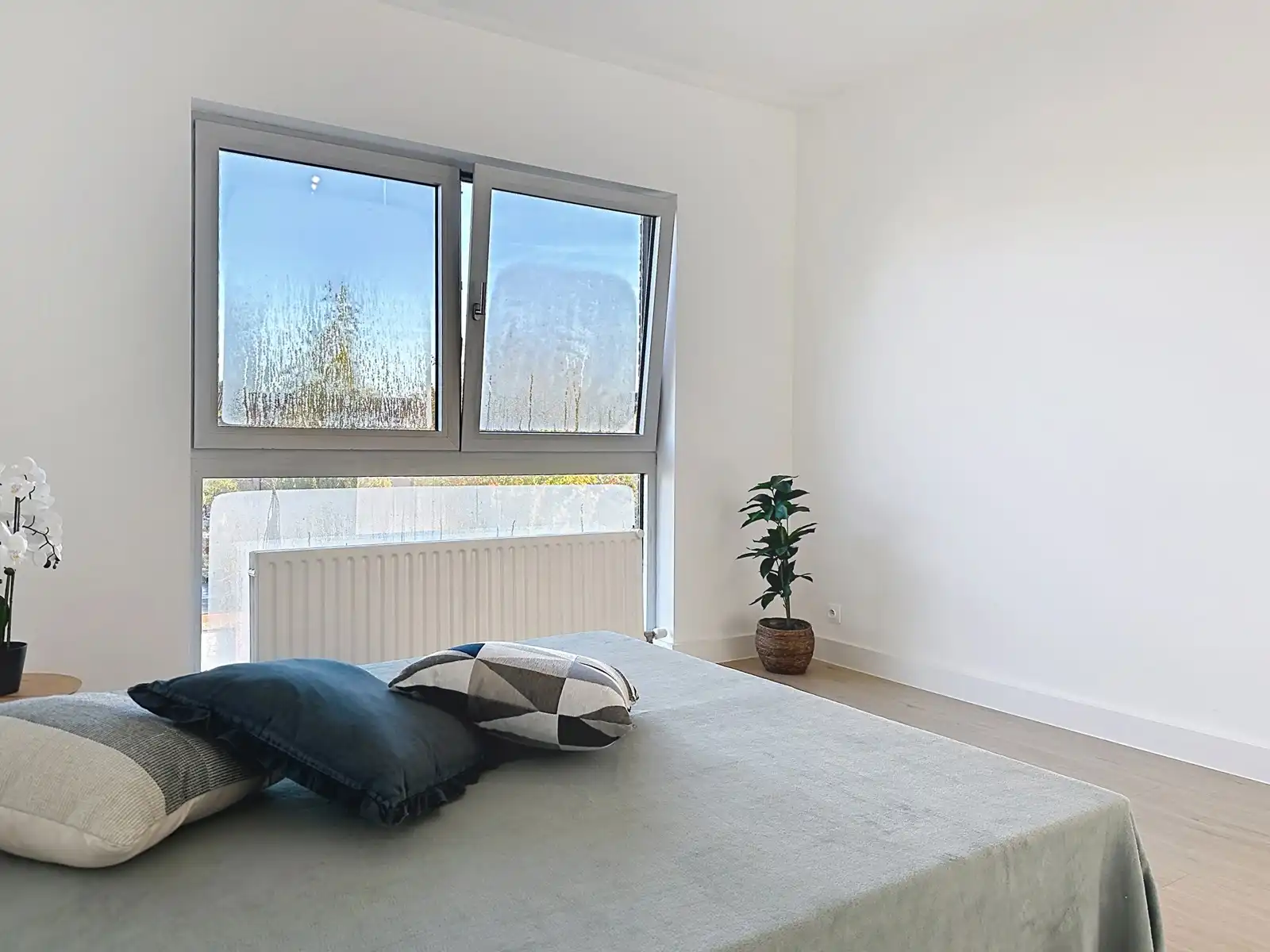 Instapklaar appartement met 3 kamers op een toplocatie! foto 18