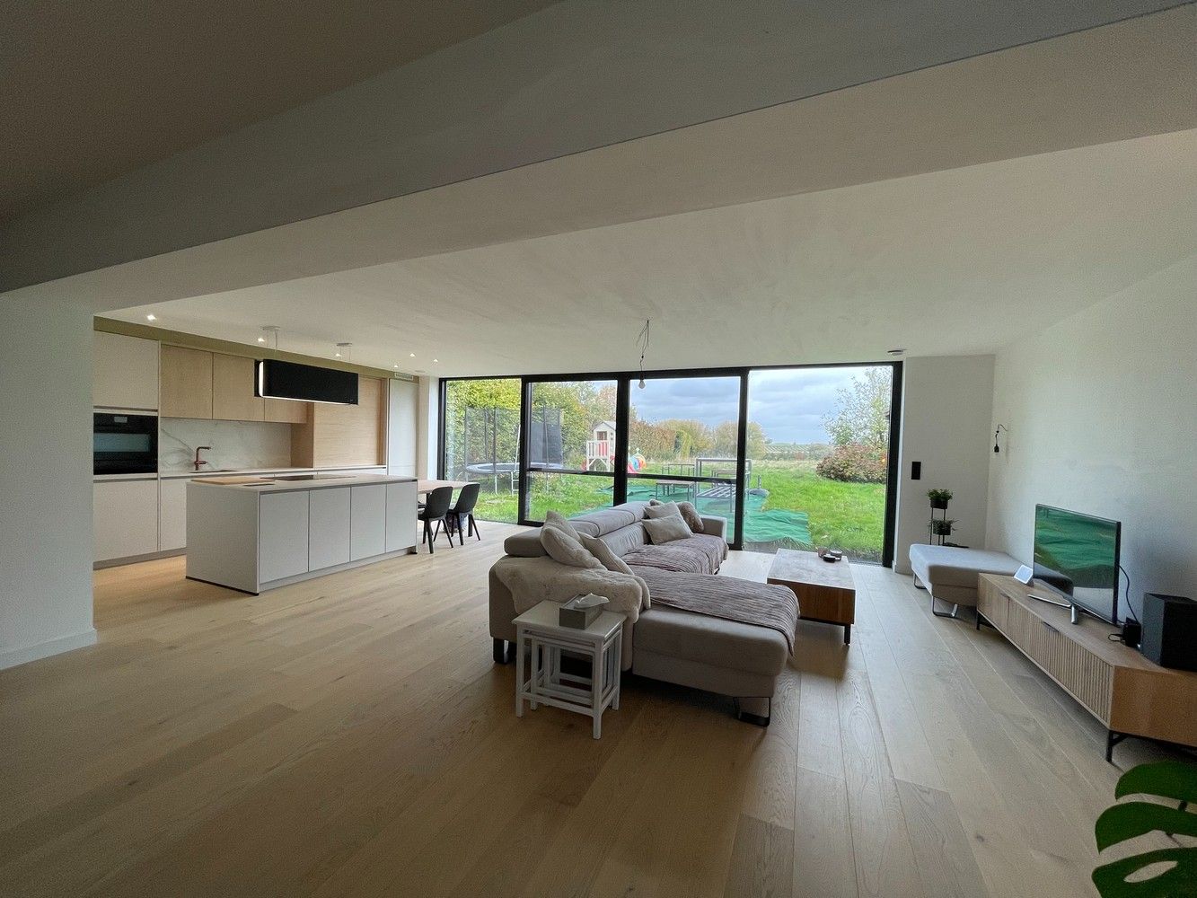 Modern ingerichte villa met prachtig uitzicht! foto 9