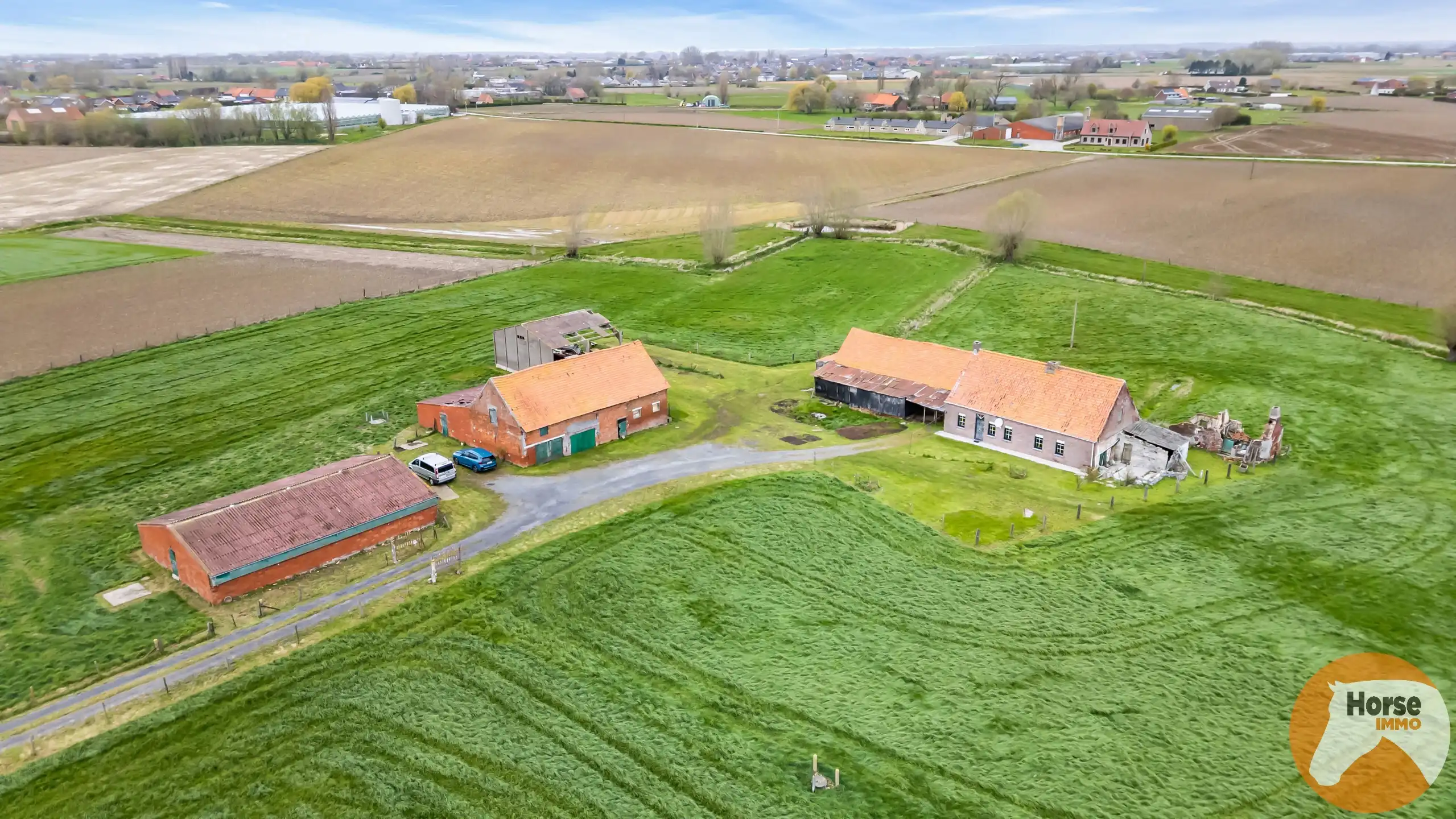 HOOGLEDE - Uitzonderlijke hoevesite op 4 ha in groene vallei foto 6