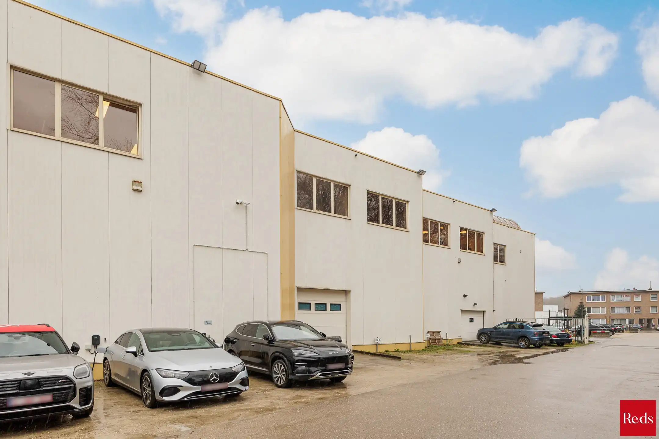 Ruime polyvalente ruimte van 143 m² op strategische locatie foto 9