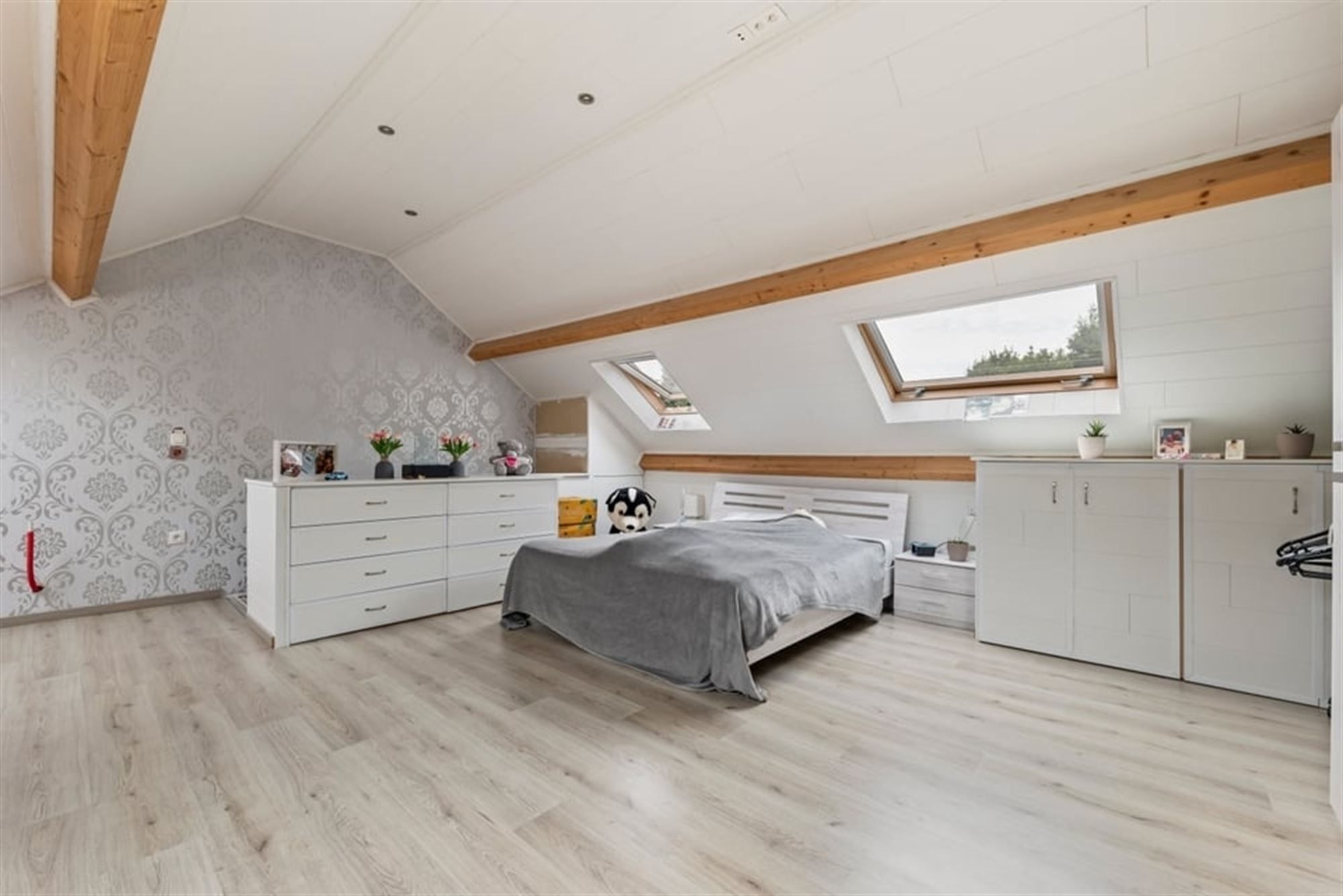 RUIME, INSTAPKLARE OPEN BEBOUWING MET PRACHTIGE TERRASSEN OP EEN RUSTIGE LOCATIE foto 22