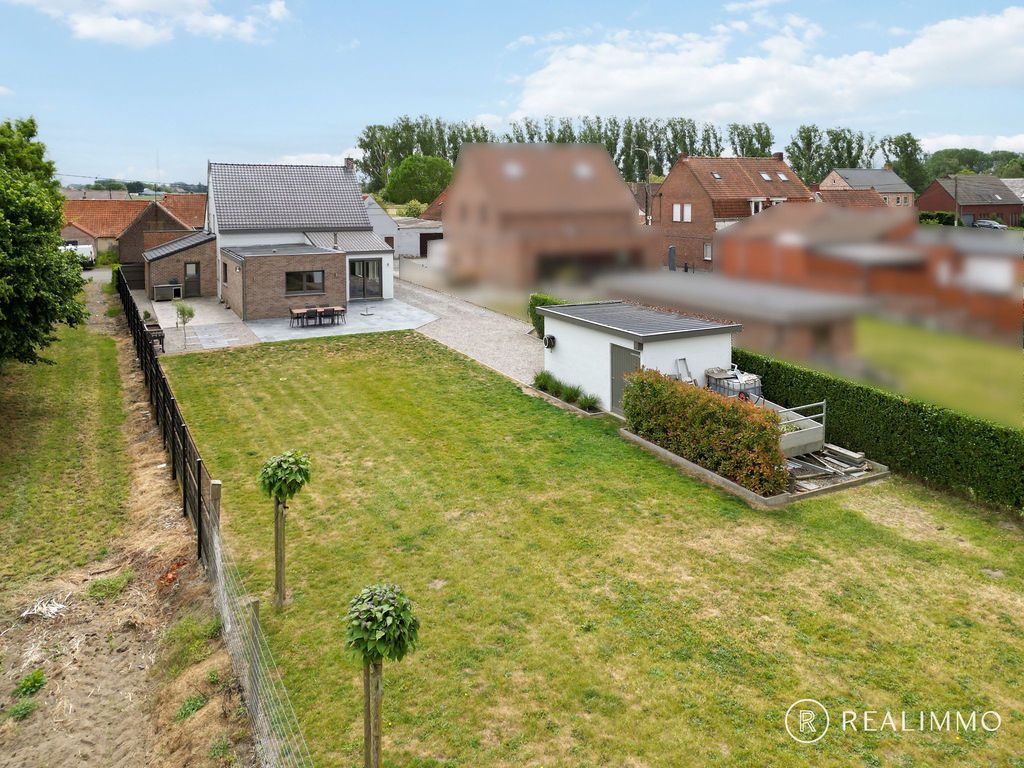Volledig gerenoveerde woning op ruim perceel! foto 3