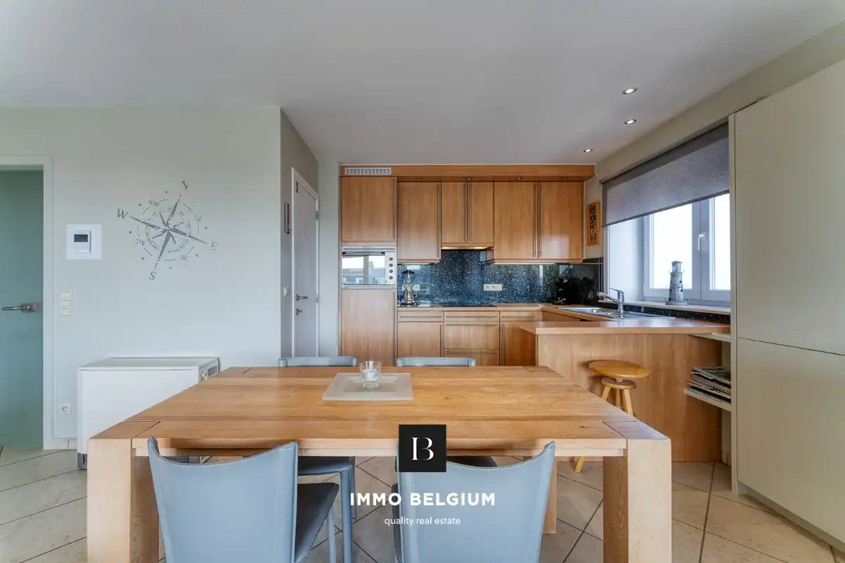 Appartement met ruim zonneterras en zijdelings zeezicht foto 12