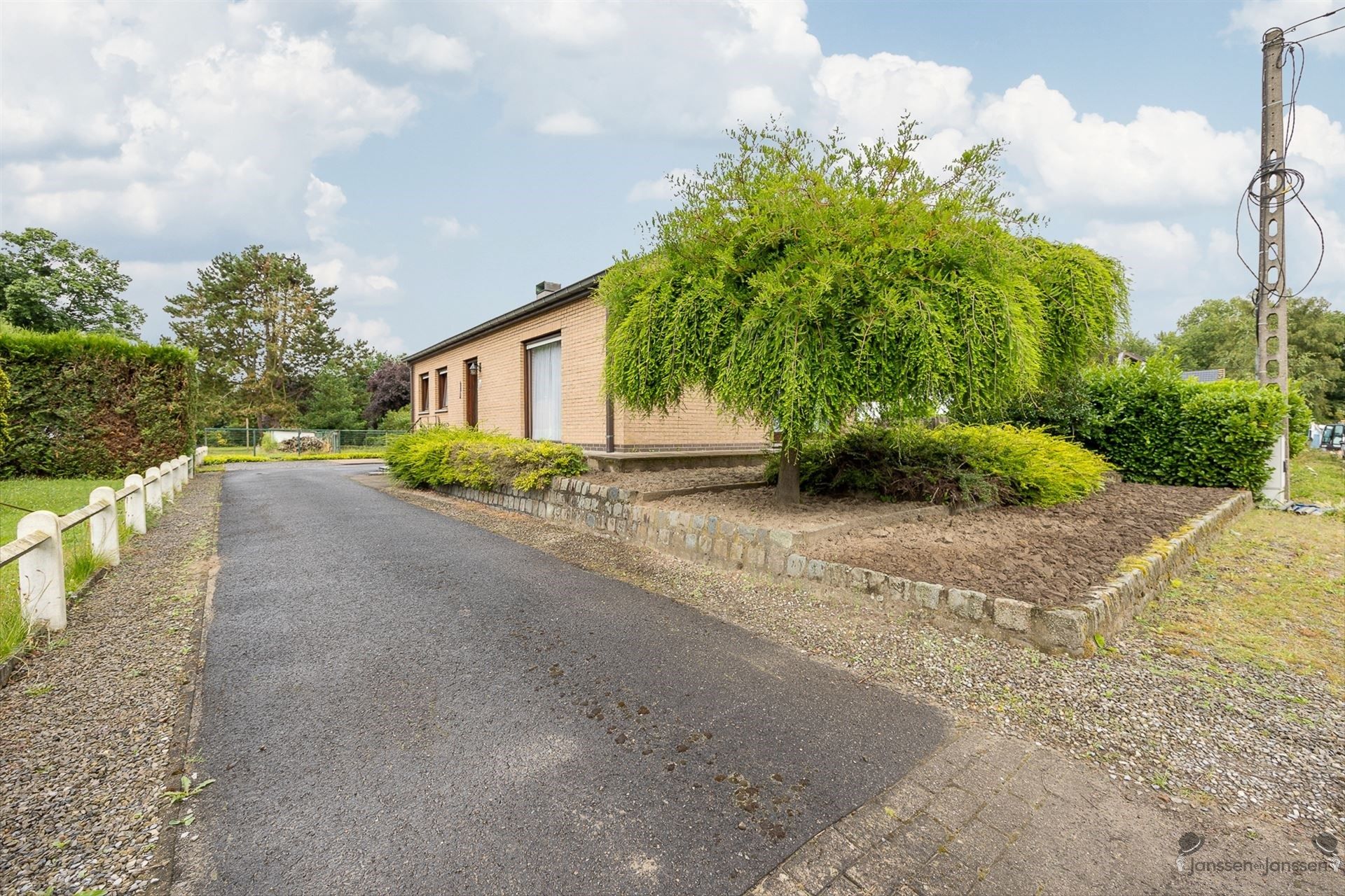 Charmante woning met 2 slaapkamers, garage te Rotselaar. foto 16