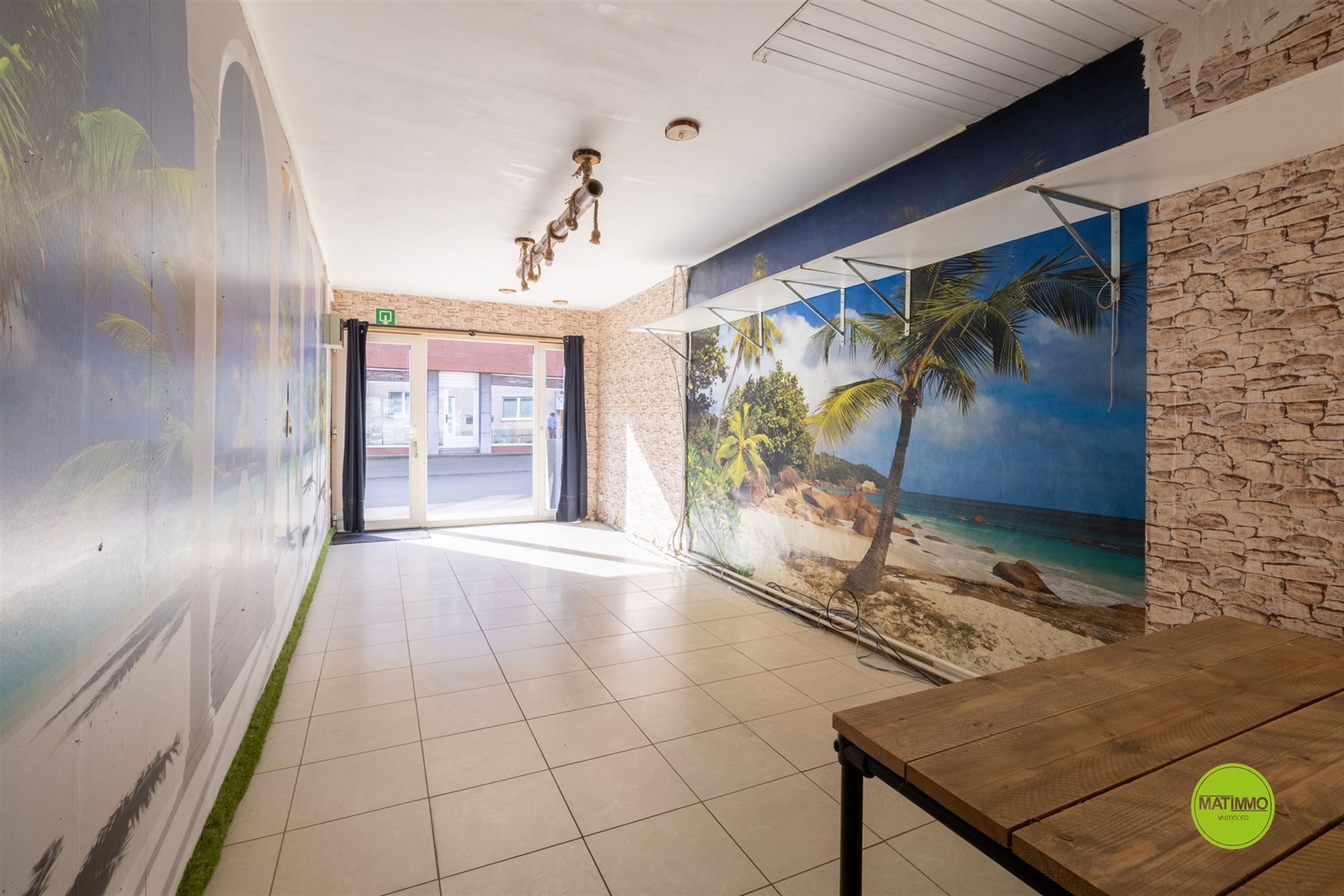 Handelshuis met woonruimte in hartje Beverlo foto 4