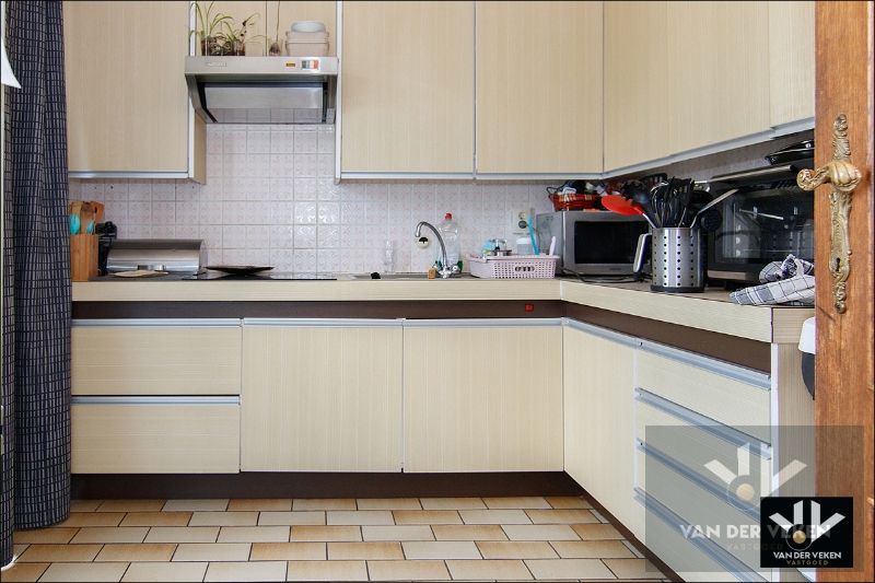 Op te frissen en ruim 2-SLPKAPP op de 1e verdieping  (met uitbreidingsmogelijkheden op zolder) rustig en toch centraal gelegen in het centrum van de Halveweg in Zonhoven foto 6