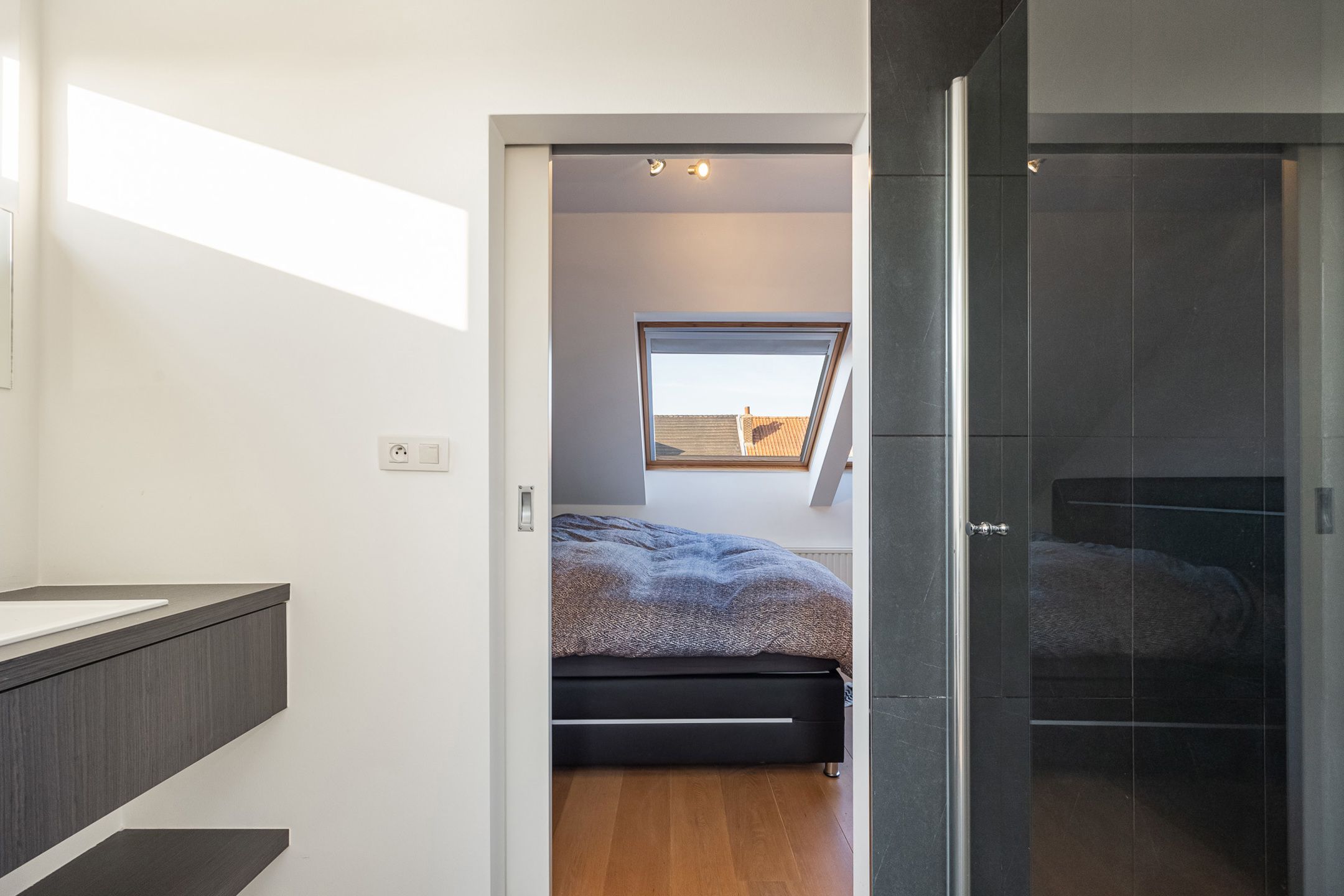 Moderne HOB met 4 slpks + kantoren en magazijnruimte  foto 27