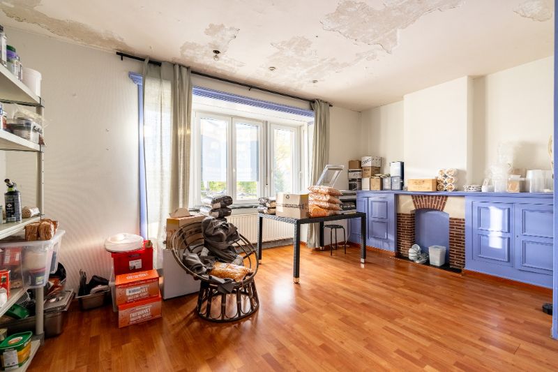 Commercieel handelspand met bovenliggende woonst op de Markt van Ingelmunster foto 16