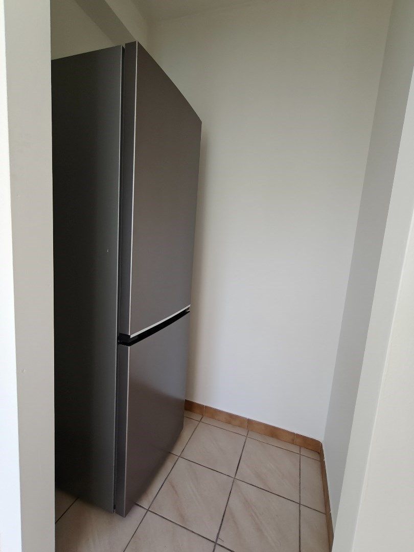 Ruim appartement met garage en 2 slaapkamers in Lokeren foto 5