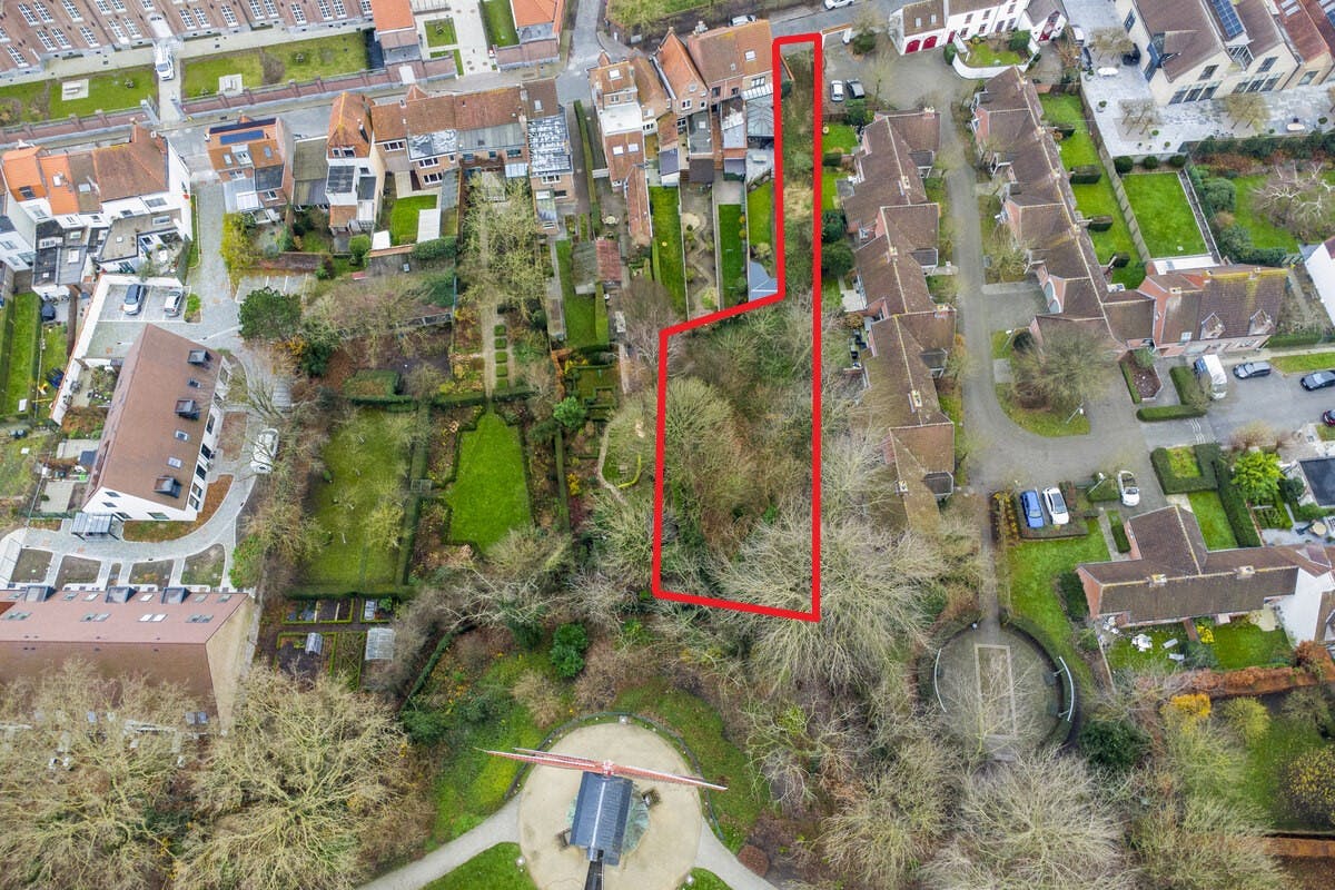 Uniek lot grond in centrum Brugge met zicht op de Kruisvest foto 2
