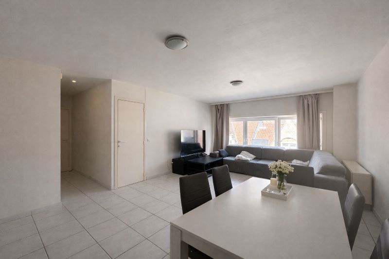 Energiezuinig 2 slaapkamer appartement vlakbij grote markt Ieper. foto 2