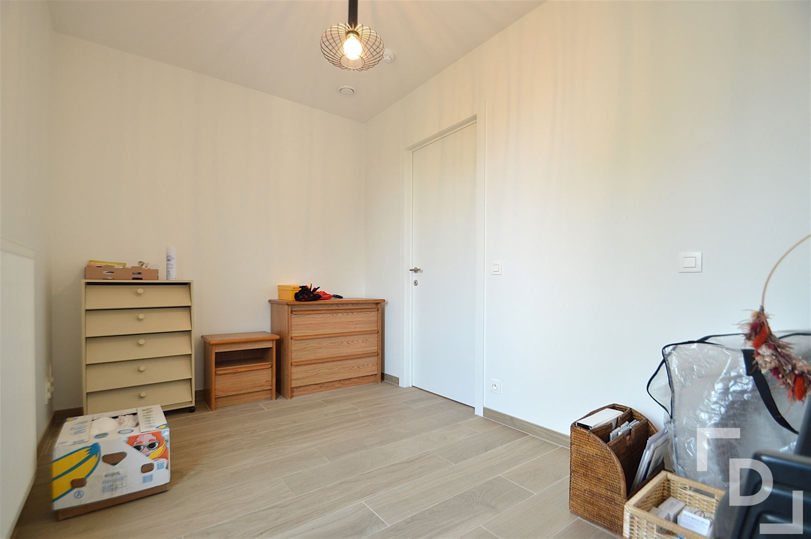 Recent appartement met ruim terras en garage te huur in Ieper. foto 11