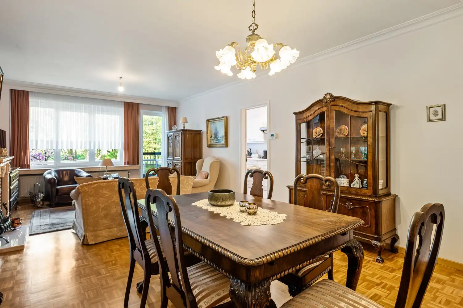 Verzorgd appartement met terras, garage in Borsbeek foto 4