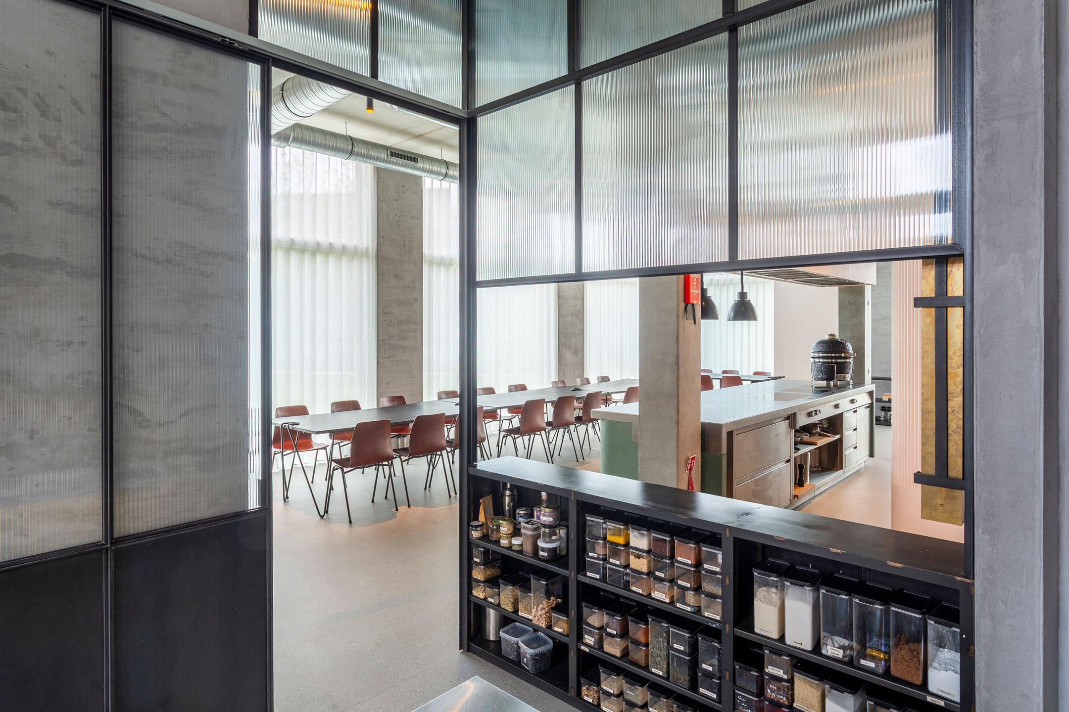 Polyvalente ruimte - ideaal als kantoor of praktijk foto 8