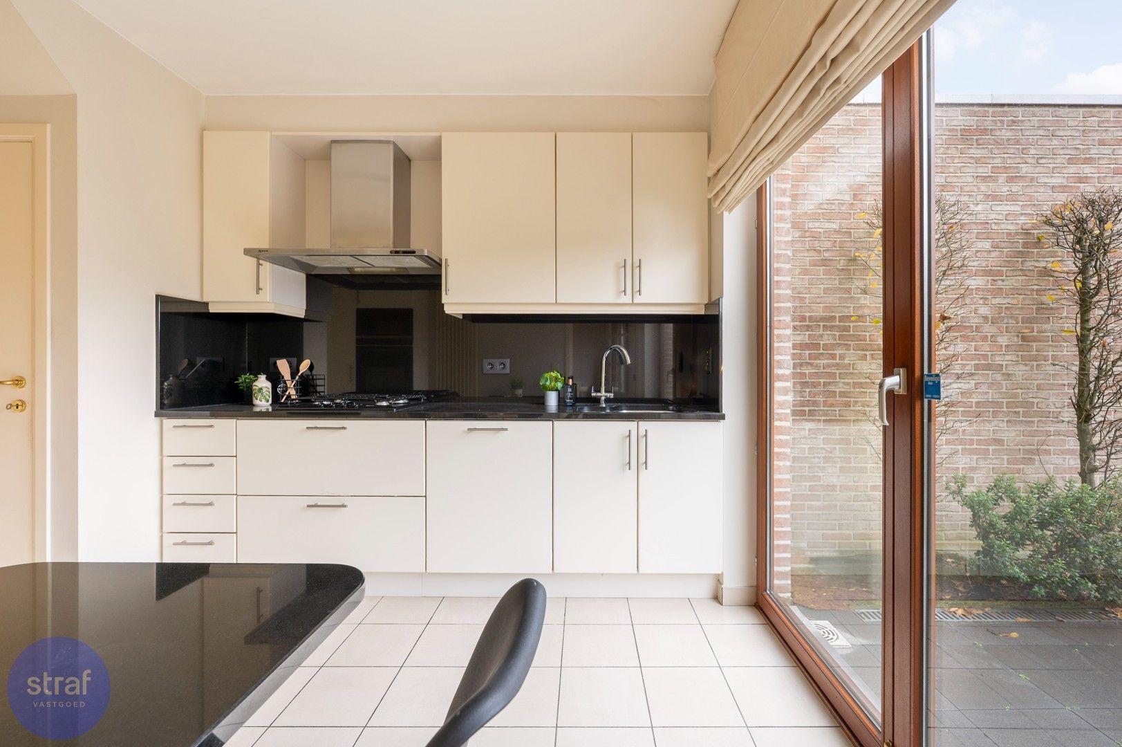 Prachtige woning met veel ruimte foto 8