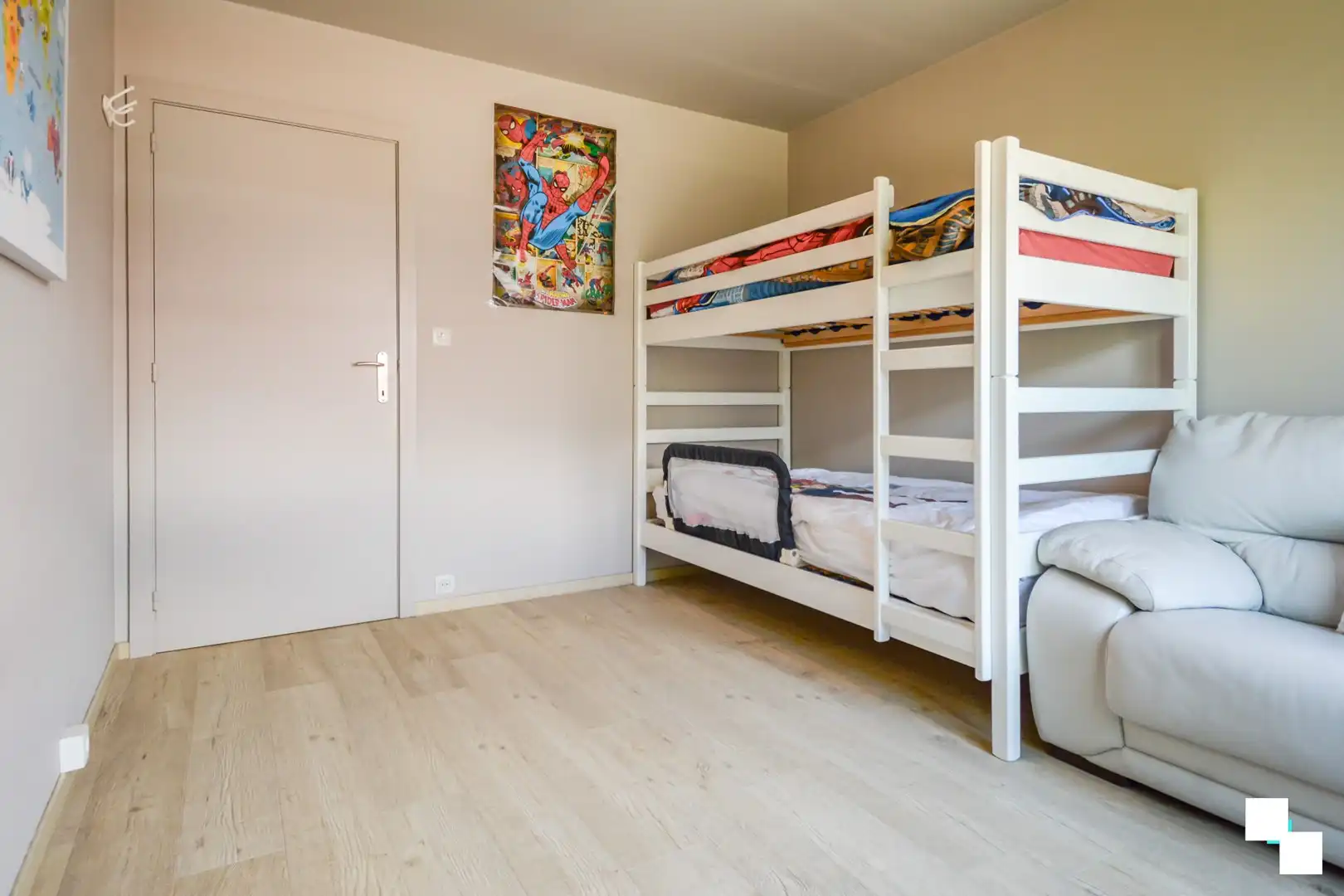 Ruime gesloten woning met 3 slaapkamers en prachtige tuin foto 10