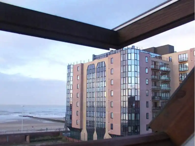 Luxe duplex appartement met terras en frontaal zeezicht foto 15