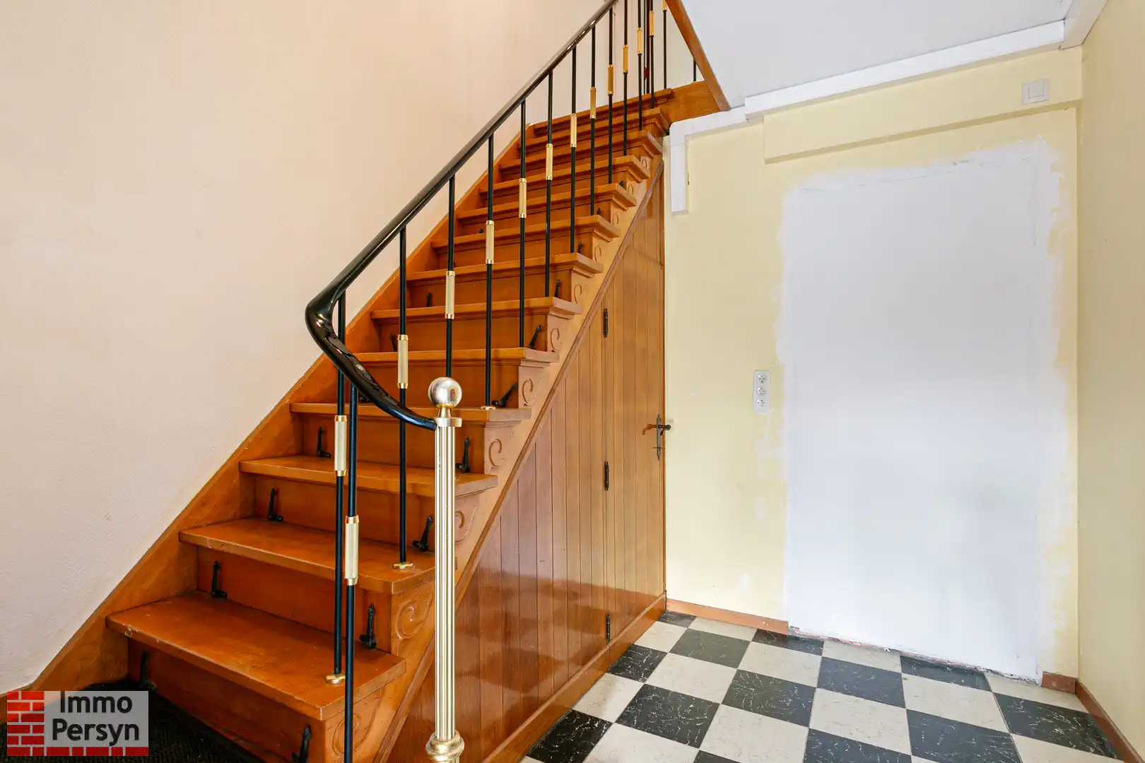 Commercieel pand (inclusief handelsfonds) met instapklaar appartement en achterliggend perceel foto 16