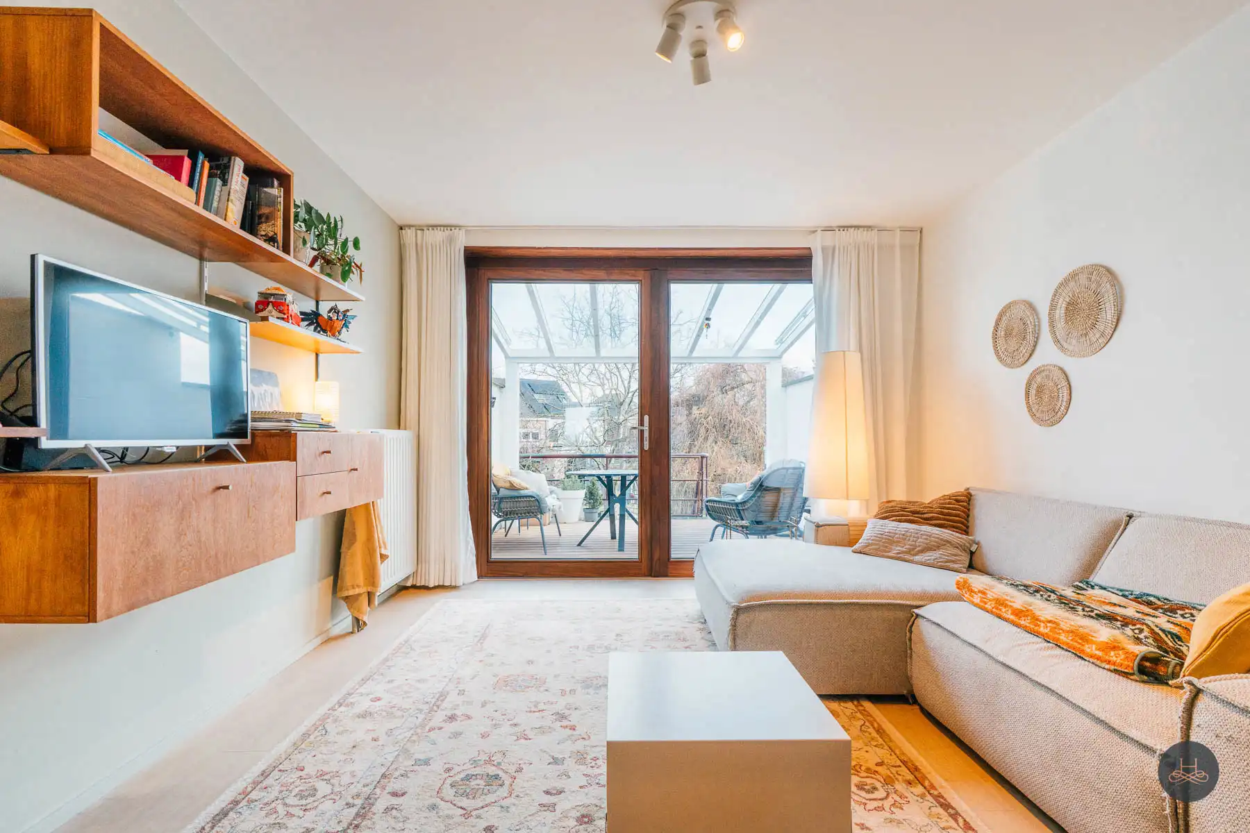 Uniek, instapklaar appartement met grote tuin op toplocatie foto 2