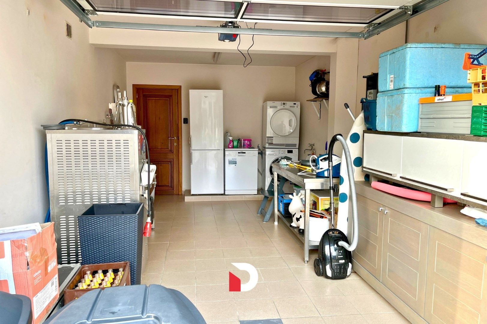 Ruime half open woning met 3 slaapkamers en prachtige tuin foto 14
