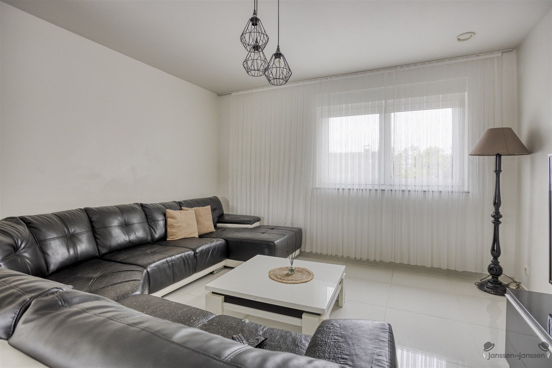 Uitzonderlijk triplex appartement van 251 m² met 5 (mogelijkheid tot 6) slaapkamers en groot terras te Leopoldsburg foto 4