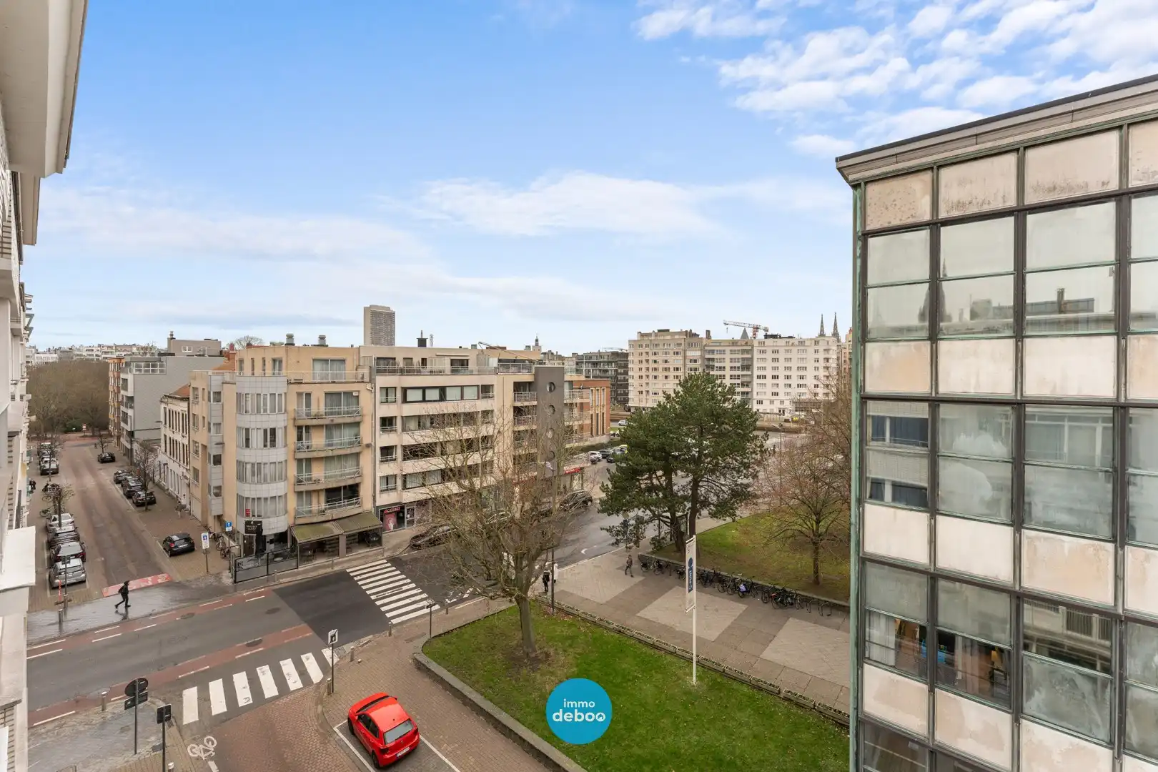 Centraal gelegen appartement met mooi open zicht foto {{pictureIndex}}