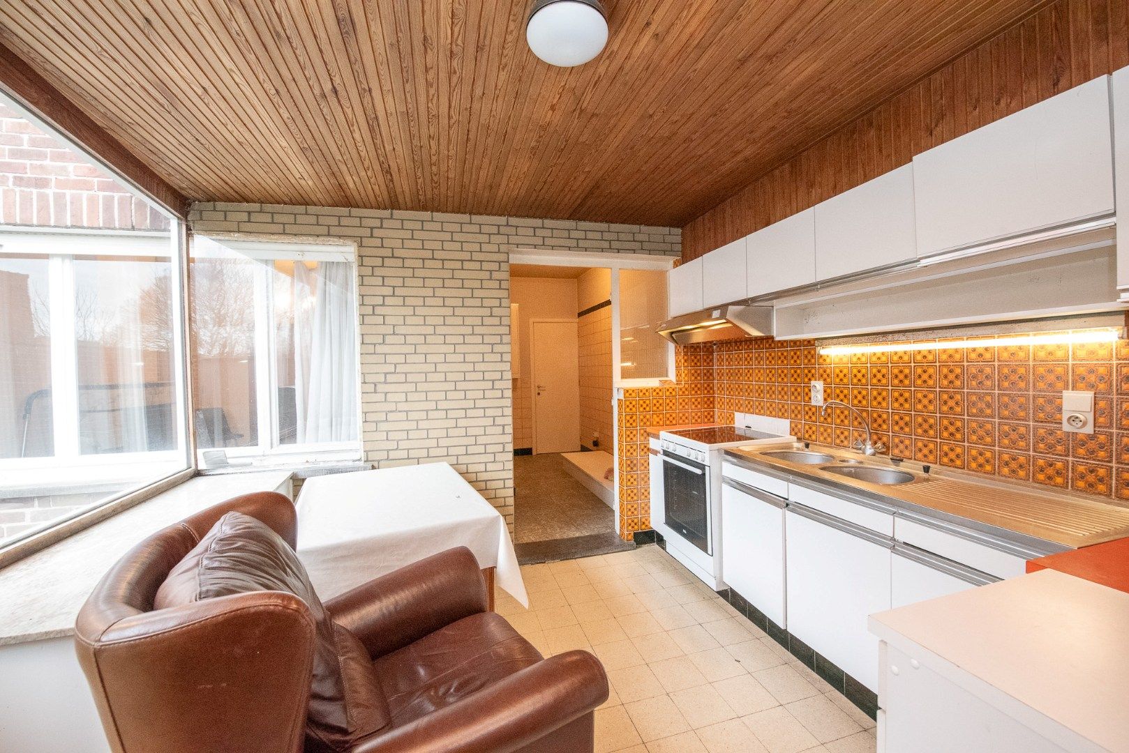 Te koop in Waregem – Halfopen bebouwing met renovatiepotentieel! foto 7