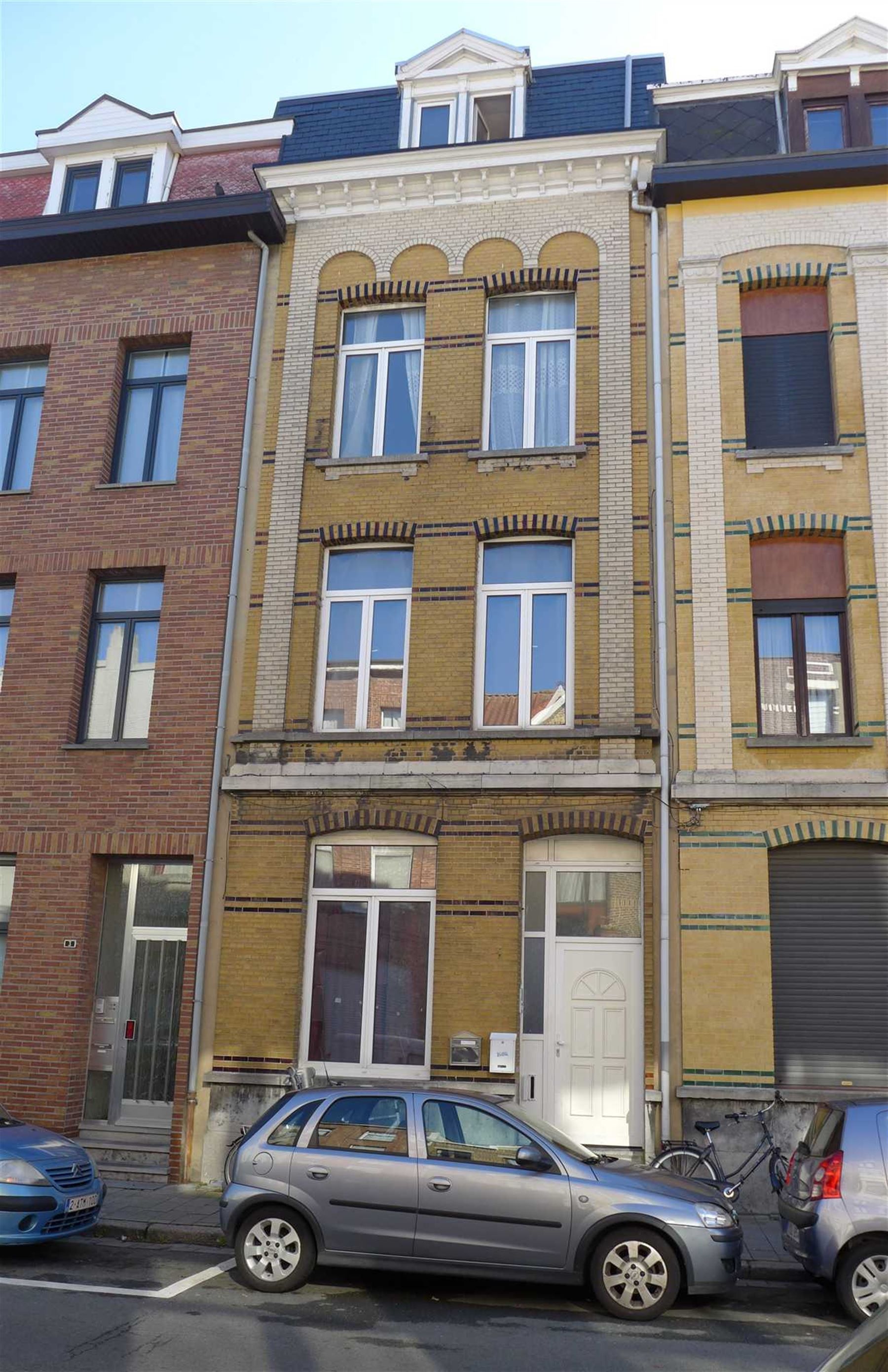 Hoofdfoto van de publicatie: Herenwoning met 3 appartementen.